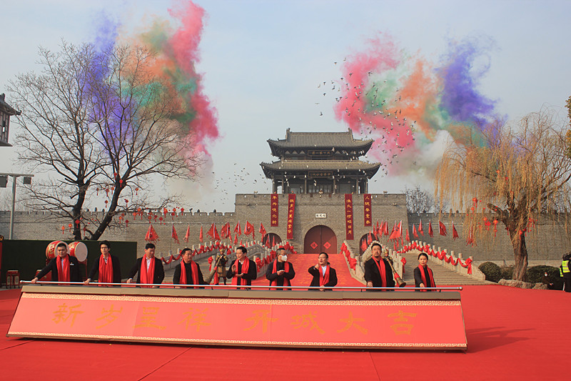 ���M��!�_���f�ų�Ԫ���e�С��_���T��ӭ�´������